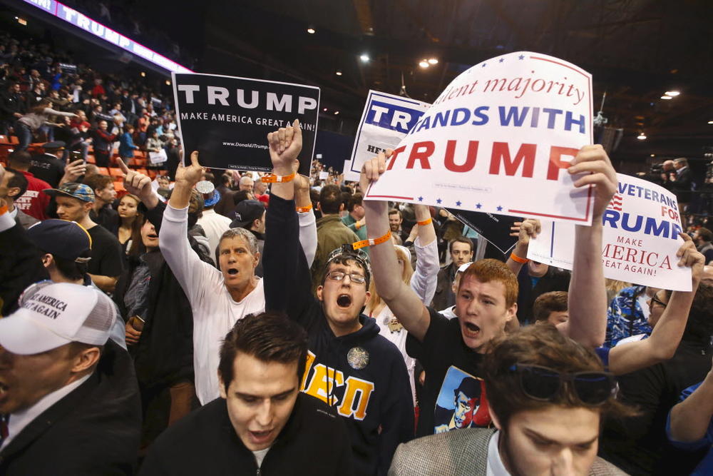 trump-campaign-violence-crowd