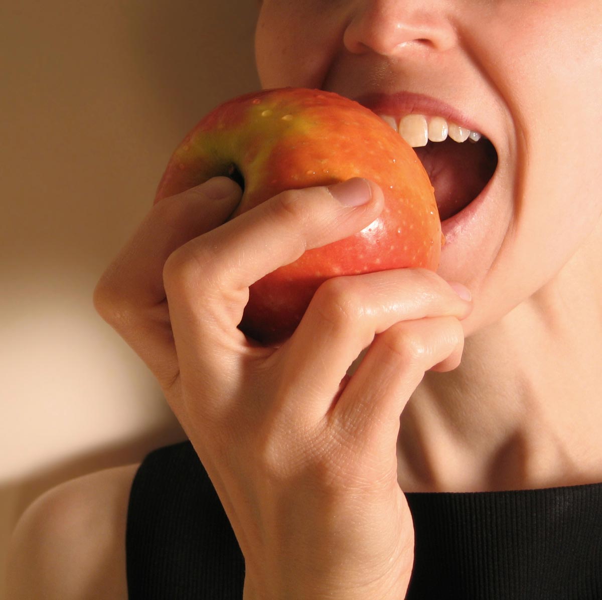 Apple-Woman-Young-Eating